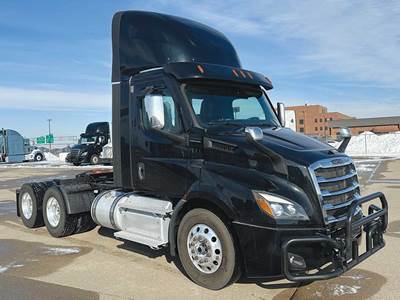 Freightliner Cascadia 116 Day Cab Truck - Detroit 450HP