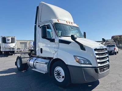 Freightliner Cascadia 116 Day Cab Truck - Detroit 410HP