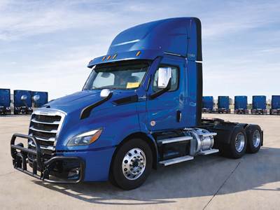 Freightliner Cascadia 116 Day Cab Truck - Detroit 450HP
