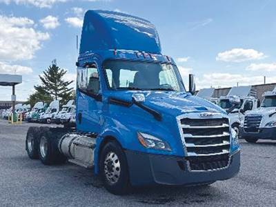 Freightliner Cascadia 116 Day Cab Truck - Detroit 450HP