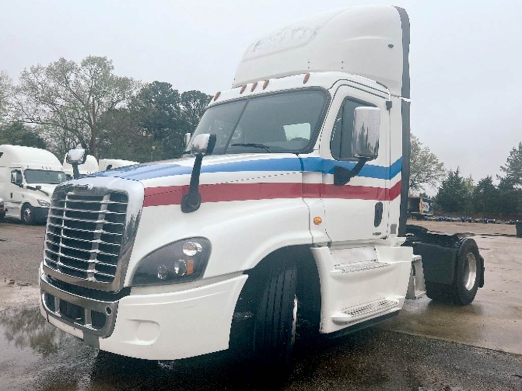 2016 Freightliner Cascadia 125 Day Cab Truck Detroit 410HP For Sale