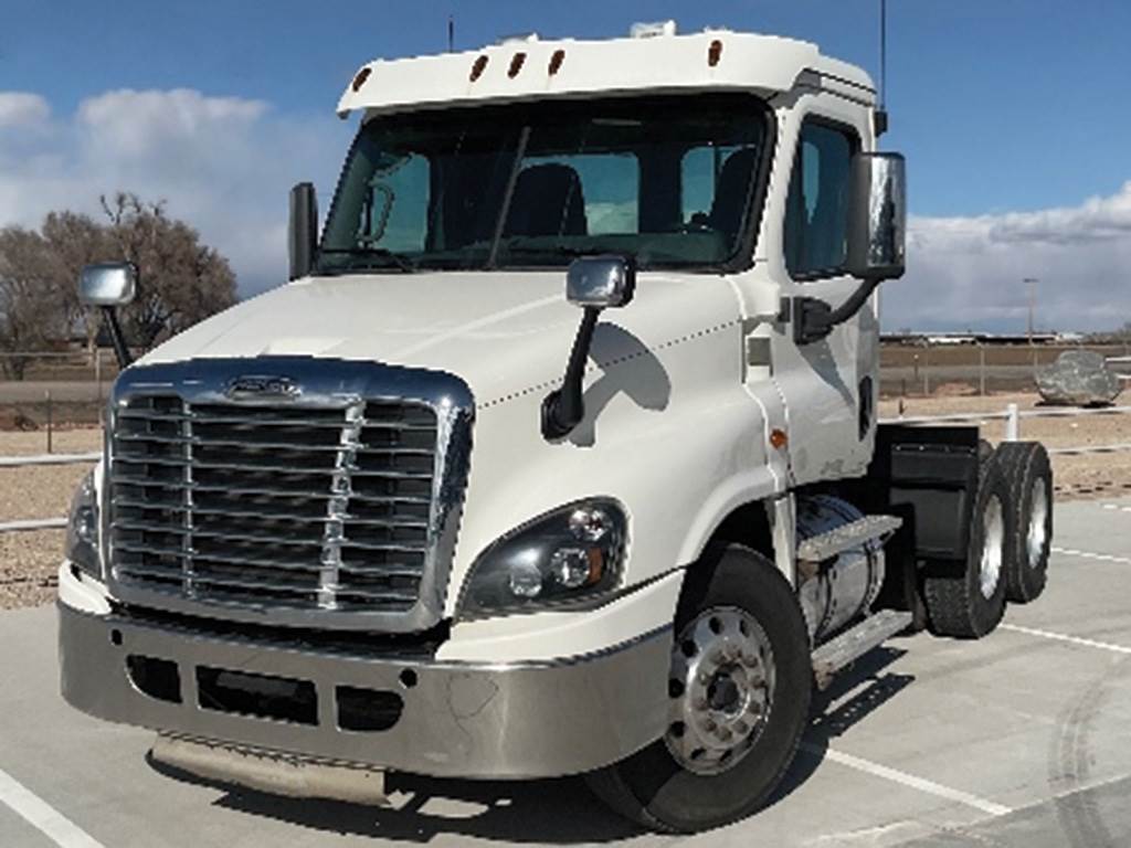 2017 Freightliner Cascadia 125 Day Cab Truck Detroit 505HP For Sale