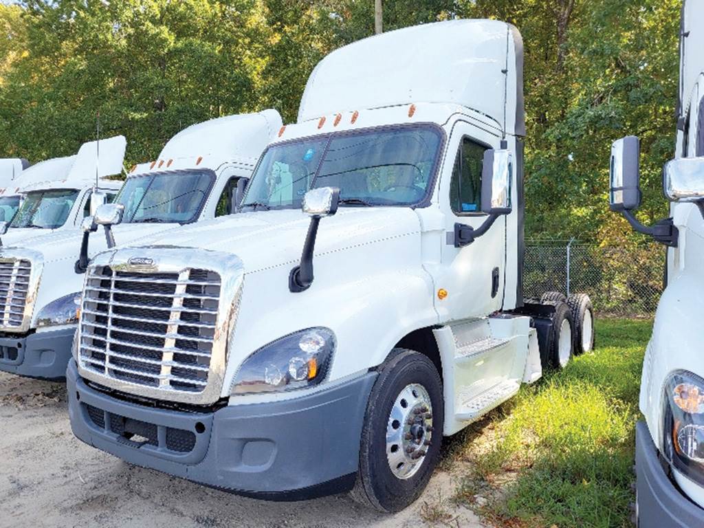 2017 Freightliner Cascadia 125 Day Cab Truck Detroit 435HP For Sale
