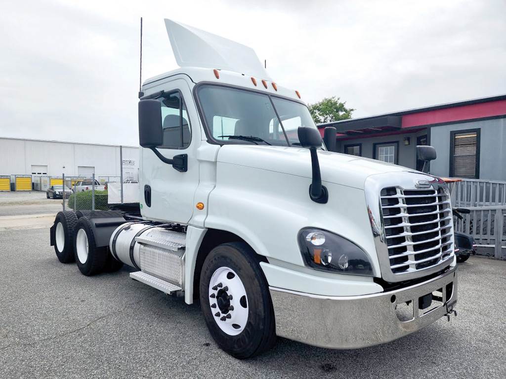 2020 Freightliner Cascadia 125 Day Cab Truck Detroit 455HP For Sale