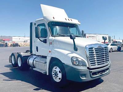 Freightliner Cascadia 125 Day Cab Truck - Detroit 435HP