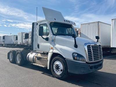 Freightliner Cascadia 125 Day Cab Truck - Detroit 435HP