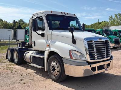 Freightliner Cascadia 125 Day Cab Truck - Cummins 450HP