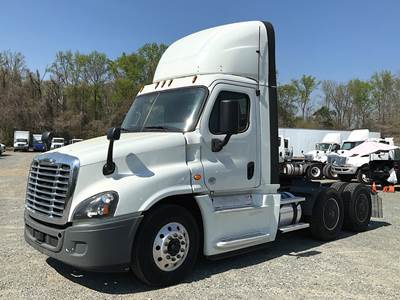 Freightliner Cascadia 125 Day Cab Truck - Cummins 400HP
