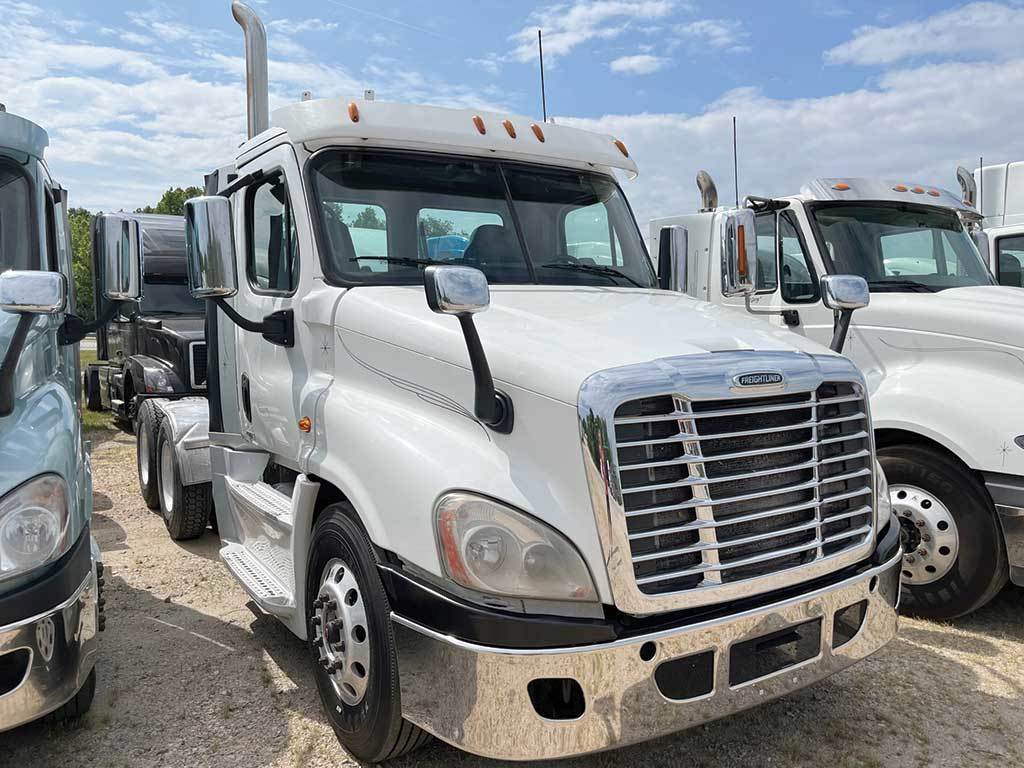 2016 Freightliner Cascadia 125 Evolution Day Cab Truck Detroit 455HP