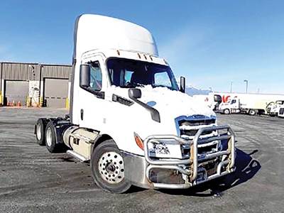 Freightliner Cascadia 126 Day Cab Truck - Detroit 435HP