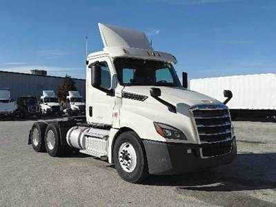Freightliner Cascadia 126 Day Cab Truck - Detroit 435HP