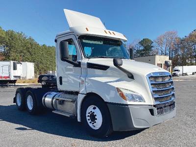 Freightliner Cascadia 126 Day Cab Truck - Detroit 435HP