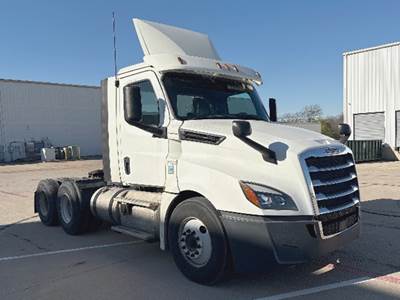 Freightliner Cascadia 126 Day Cab Truck - Detroit 435HP