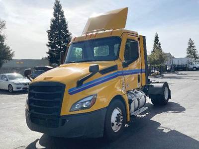 Freightliner Cascadia 126 Day Cab Truck - Detroit 410HP
