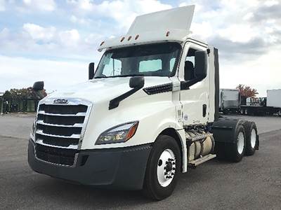 Freightliner Cascadia 126 Day Cab Truck - Detroit 435HP