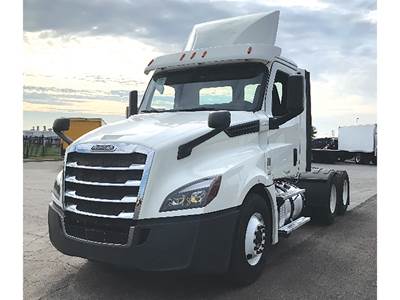 Freightliner Cascadia 126 Day Cab Truck - Detroit 435HP