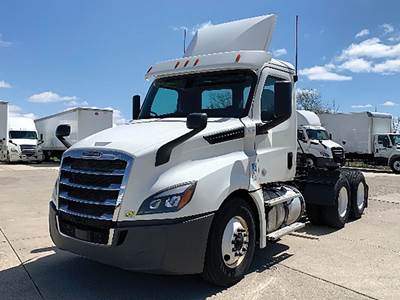 Freightliner Cascadia 126 Day Cab Truck - Detroit 435HP