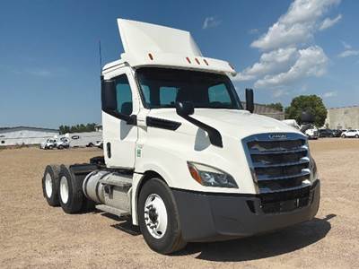 Freightliner Cascadia 126 Day Cab Truck - Detroit 435HP