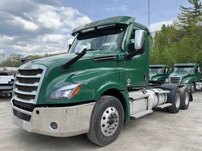 Freightliner Cascadia 126 Day Cab Truck - Detroit 505HP