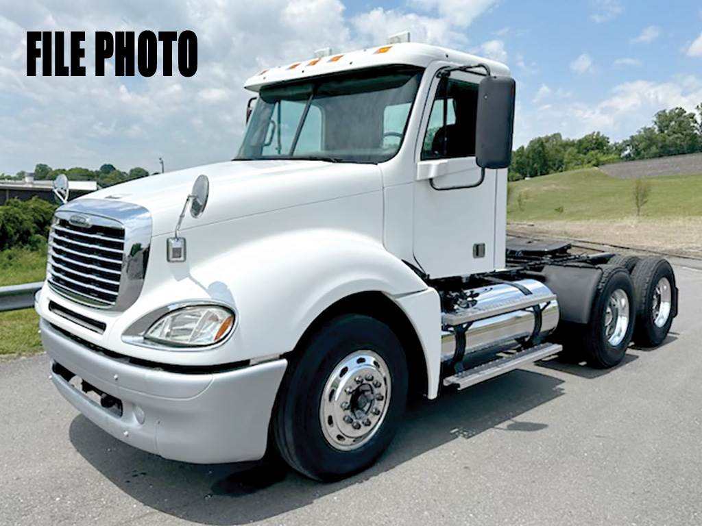 2007 Freightliner Columbia 120 Day Cab Truck Caterpillar 410HP For