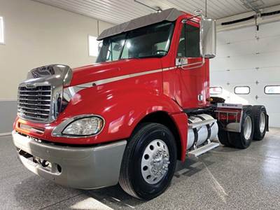 Freightliner Columbia 120 Day Cab Truck - Mercedes 450HP