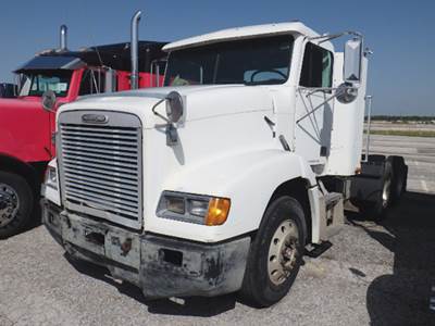 Freightliner FLD112 Day Cab Truck - Caterpillar 380HP