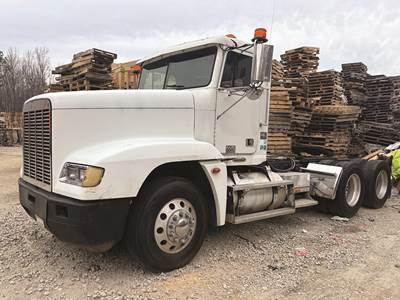 Freightliner FLD120 Day Cab Truck - Cummins 450HP