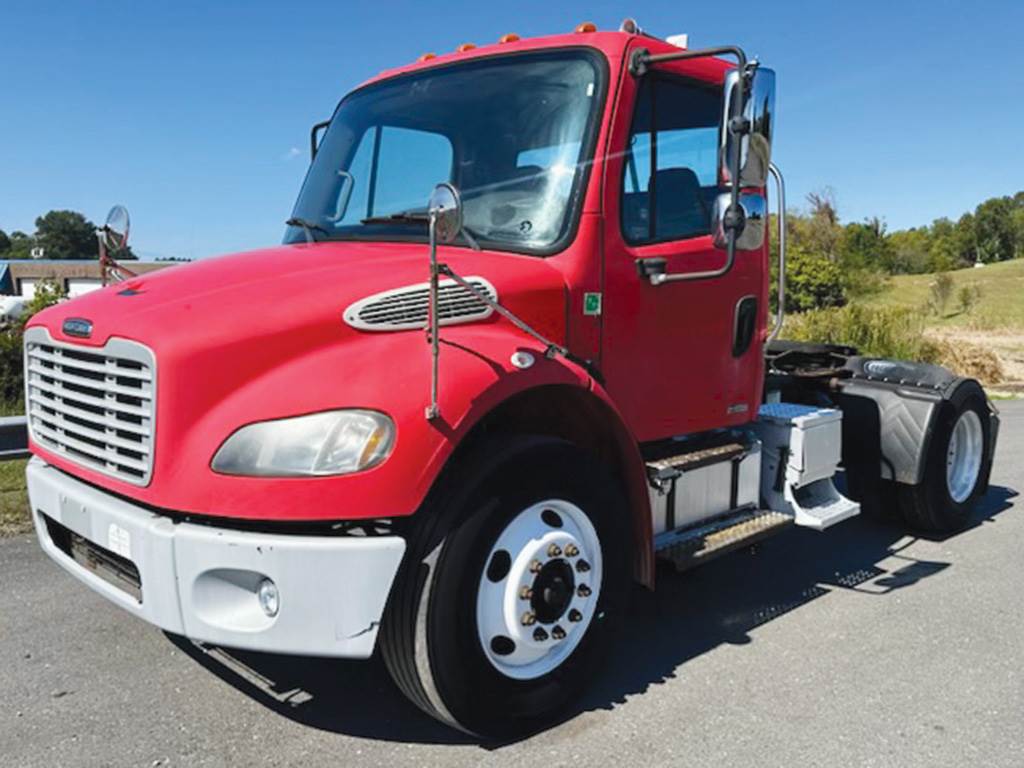 2007 Freightliner M2 106 Day Cab Truck Caterpillar 280HP For Sale