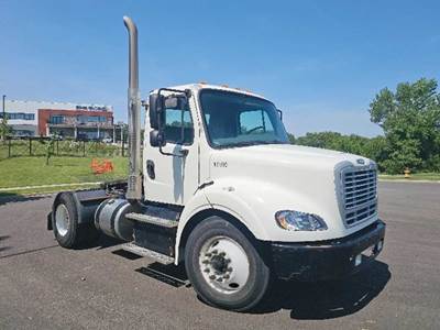 Freightliner M2 112 Day Cab Truck - Detroit 350HP