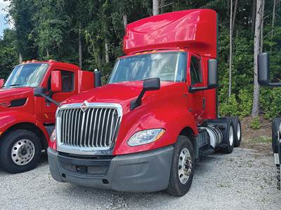 International LT625 Day Cab Truck - Cummins 450HP