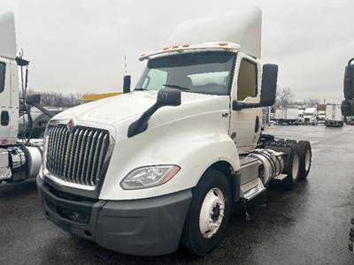International LT625 Day Cab Truck - 430HP