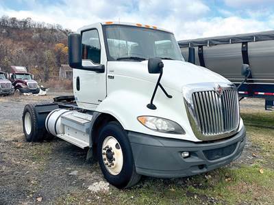 International RH613 Day Cab Truck - 410HP