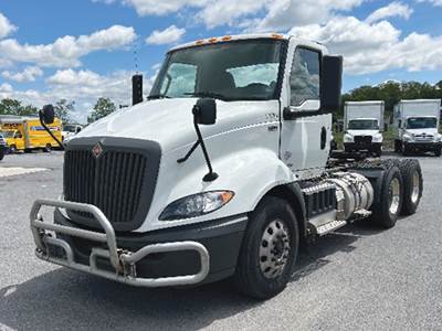 International RH613 Day Cab Truck - 410HP