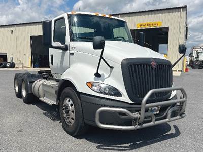 International RH613 Day Cab Truck - 410HP