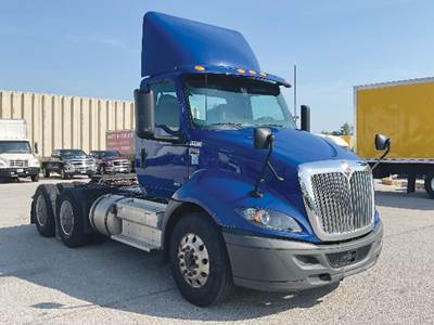 International RH613 Day Cab Truck - 450HP