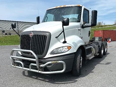 International RH613 Day Cab Truck - 410HP