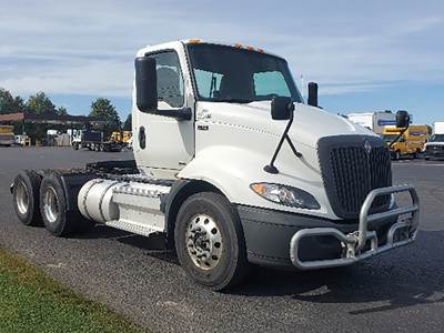 International RH613 Day Cab Truck - 410HP