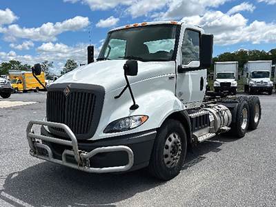 International RH613 Day Cab Truck - 410HP