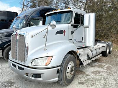 Kenworth T660 Day Cab Truck - Cummins 450HP