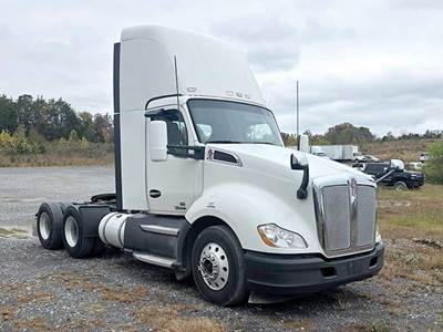 Kenworth T680 Day Cab Truck - Paccar 455HP