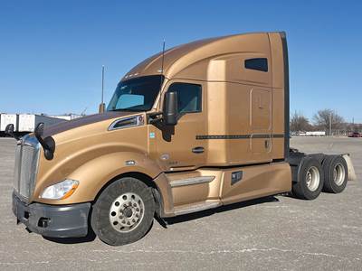 Kenworth T680 Day Cab Truck - 455HP
