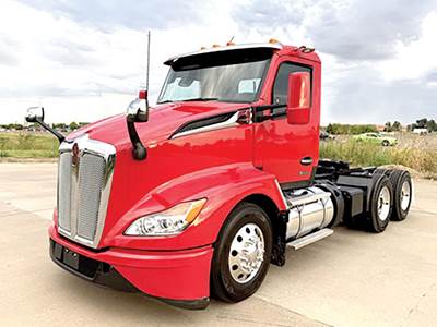 Kenworth T680 Day Cab Truck - Paccar 455HP