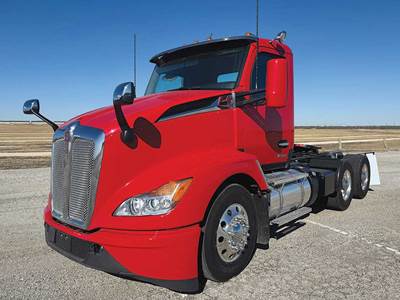 Kenworth T680 Day Cab Truck - Paccar 40000HP