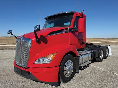 Kenworth T680 Day Cab Truck - Paccar 455HP