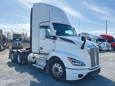 Kenworth T680 Day Cab Truck - Cummins 450HP