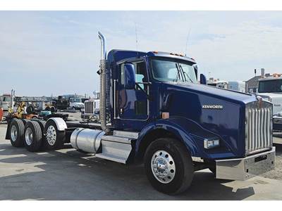 Kenworth T800 Day Cab Truck - Cummins 500HP