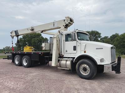 Kenworth T800 Day Cab Truck - 400HP