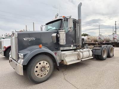 Kenworth W900L Day Cab Truck - Cummins 500HP