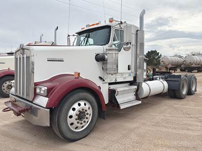 Kenworth W900L Day Cab Truck - Cummins 400HP
