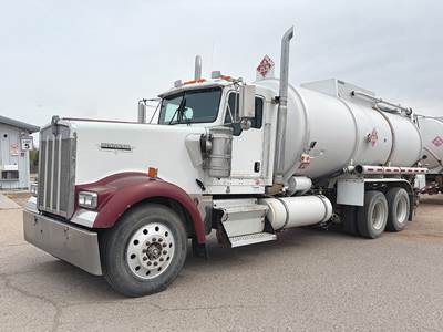 Kenworth W900L Day Cab Truck - 475HP